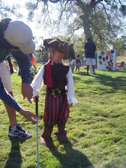 Now thats a first...a pirate playing golf